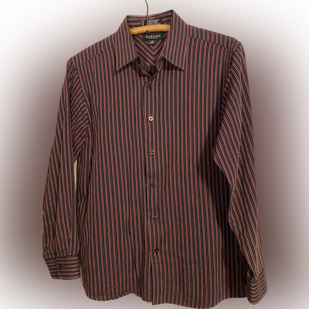 Boys Youth L (14/16) VanHeusen Button Up Shirt.